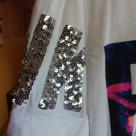 VS Pink Tropical bling ✨️ t-shirt. M - Picture 5 of 6